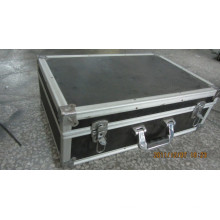 Caja de aluminio (negro) con forro de espuma (BC-47)
